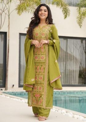 Green Embroidery Crepe Kurta Set