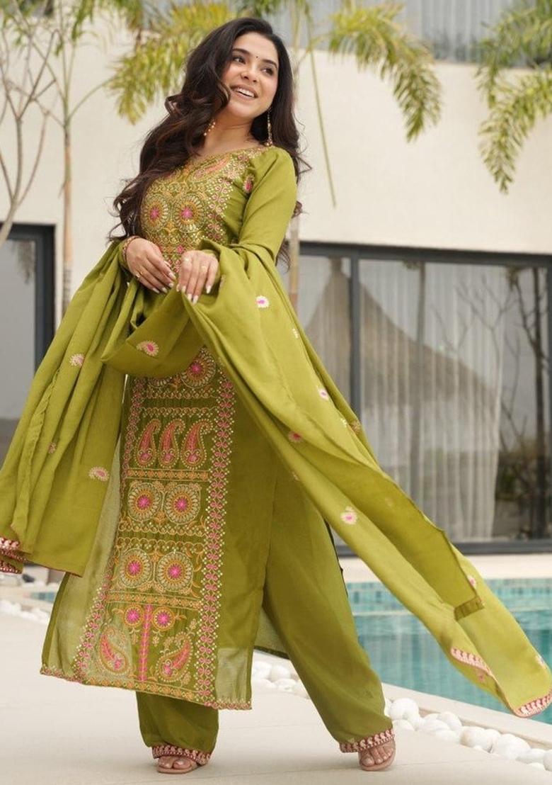 Green Embroidery Crepe Kurta Set - Indya