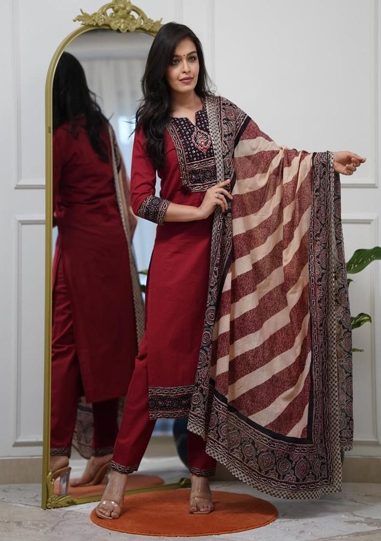 Red Embroidery Cotton Kurta Set - Indya