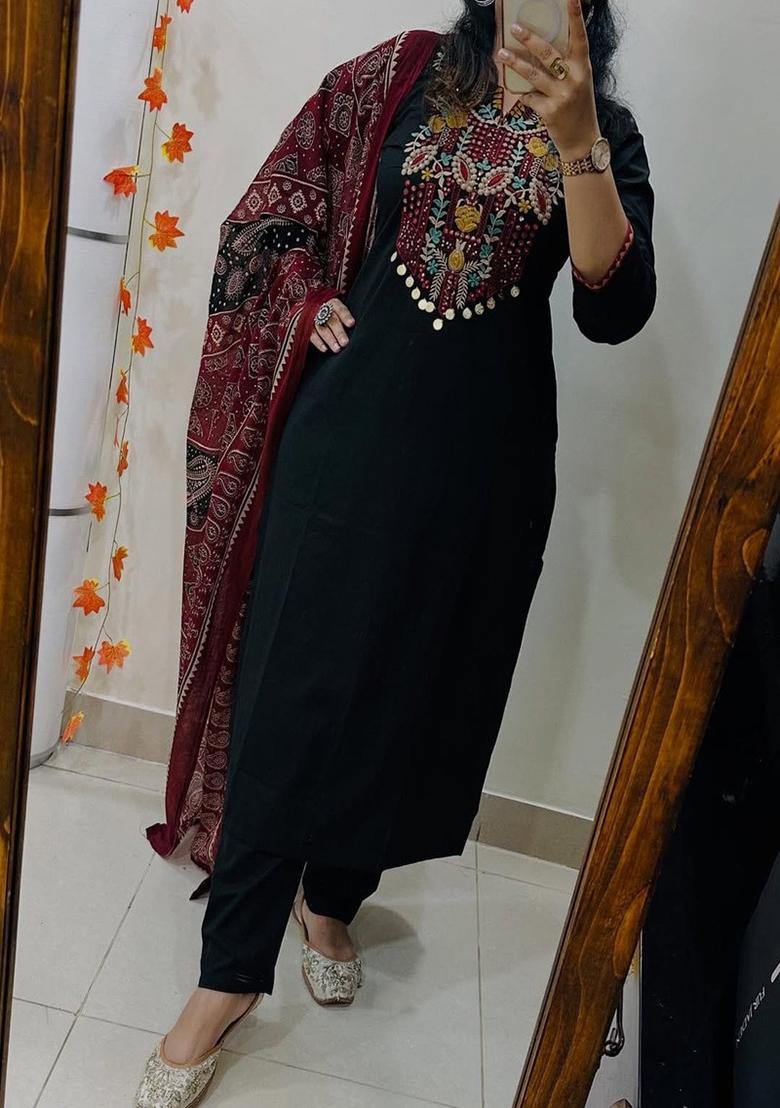 Black Embroidery Cotton Kurta Set - Indya