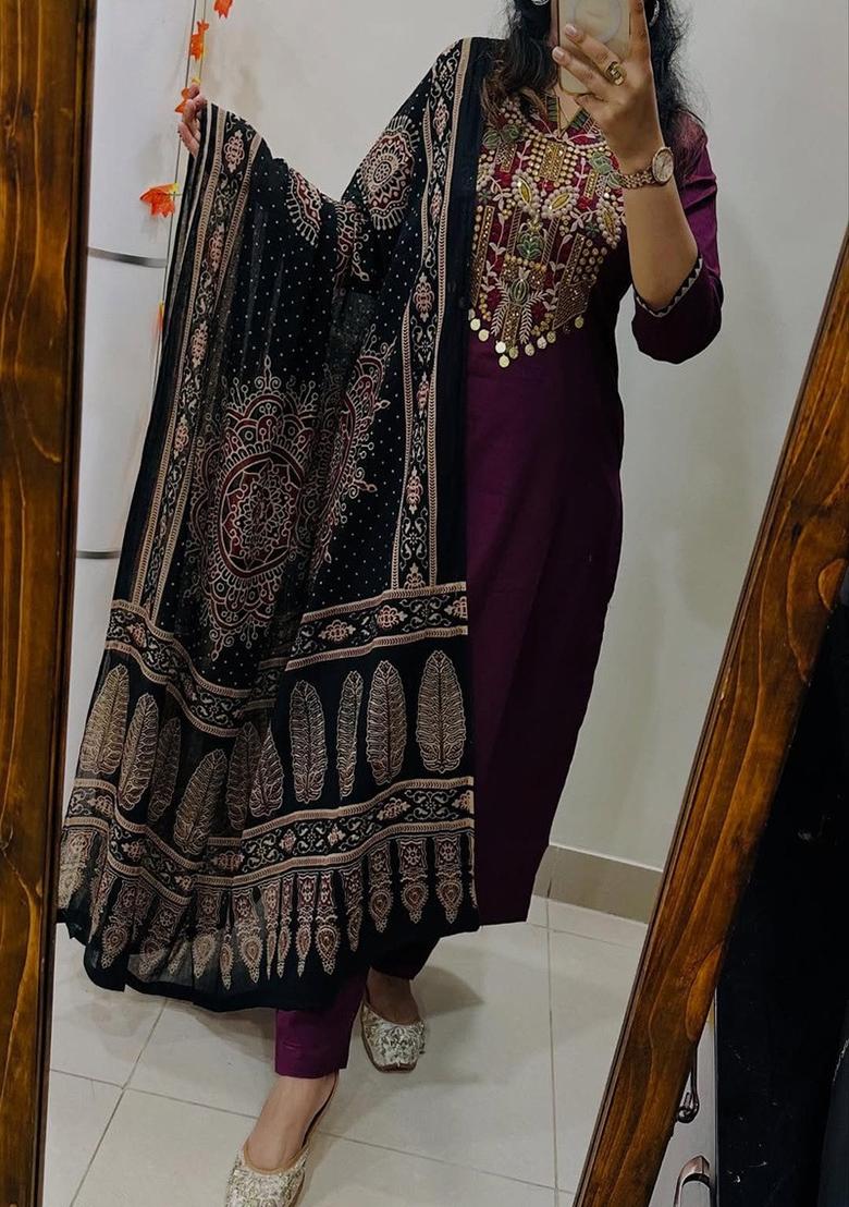 Purple Embroidery Cotton Kurta Set - Indya