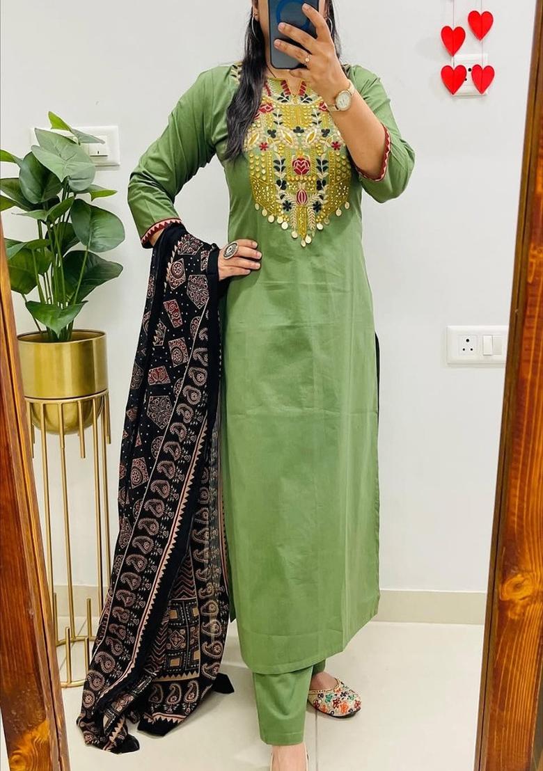 Green Embroidery Cotton Kurta Set - Indya