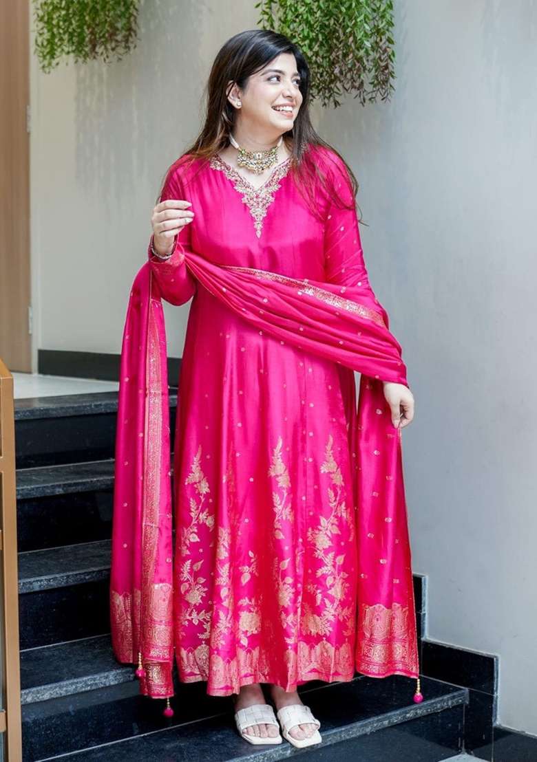 Pink Embroidery Silk Blend Kurta Set - Indya