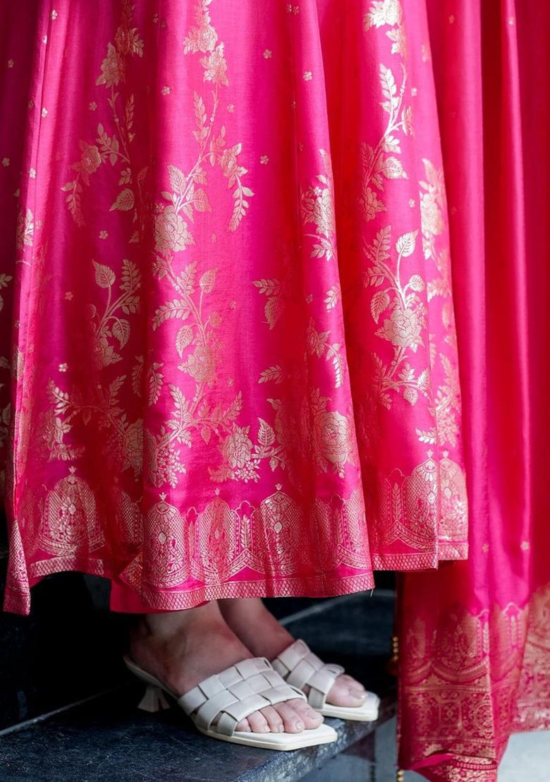 Pink Embroidery Silk Kurta Set - Indya