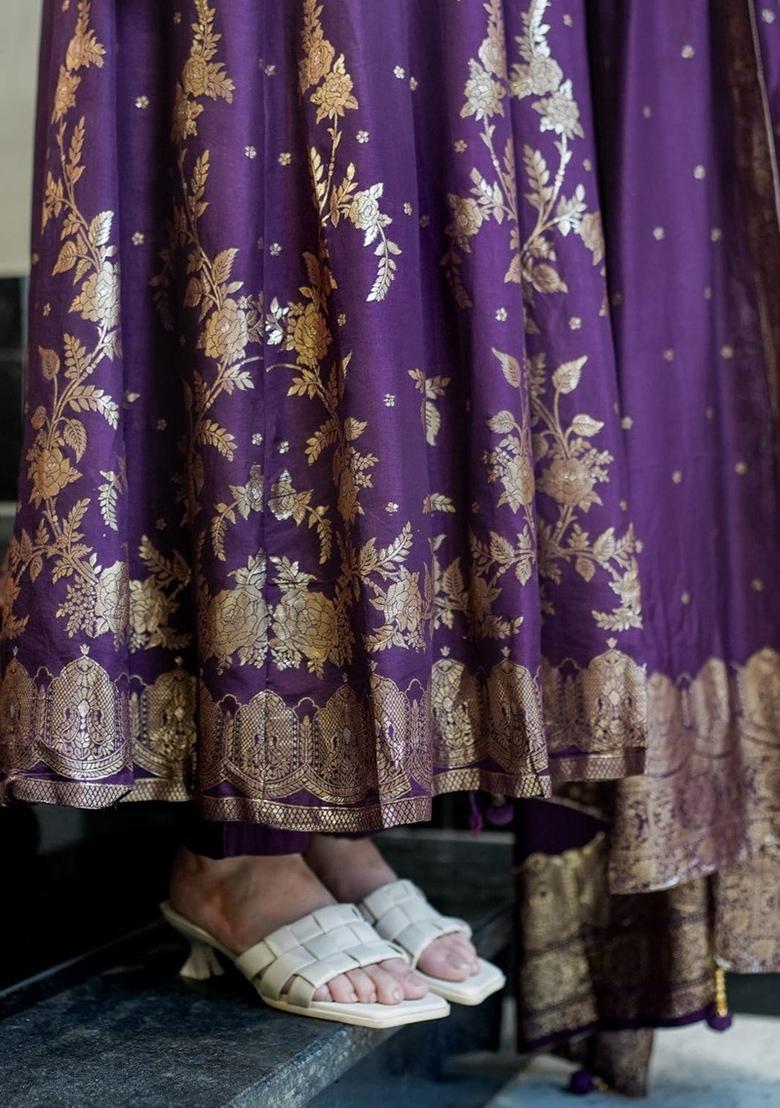 Blue Embroidery Silk Kurta Set - Indya