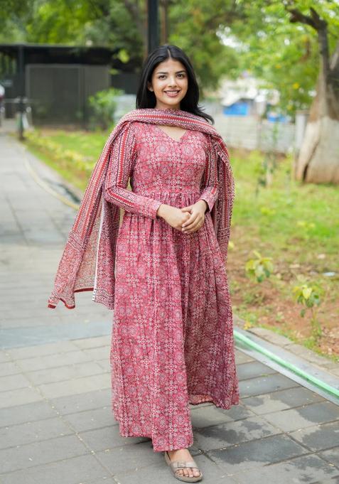 Red Printed Viscose Kurta With Dupatta