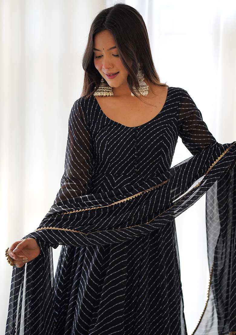 Black Sequins Georgette Kurta Set - Indya