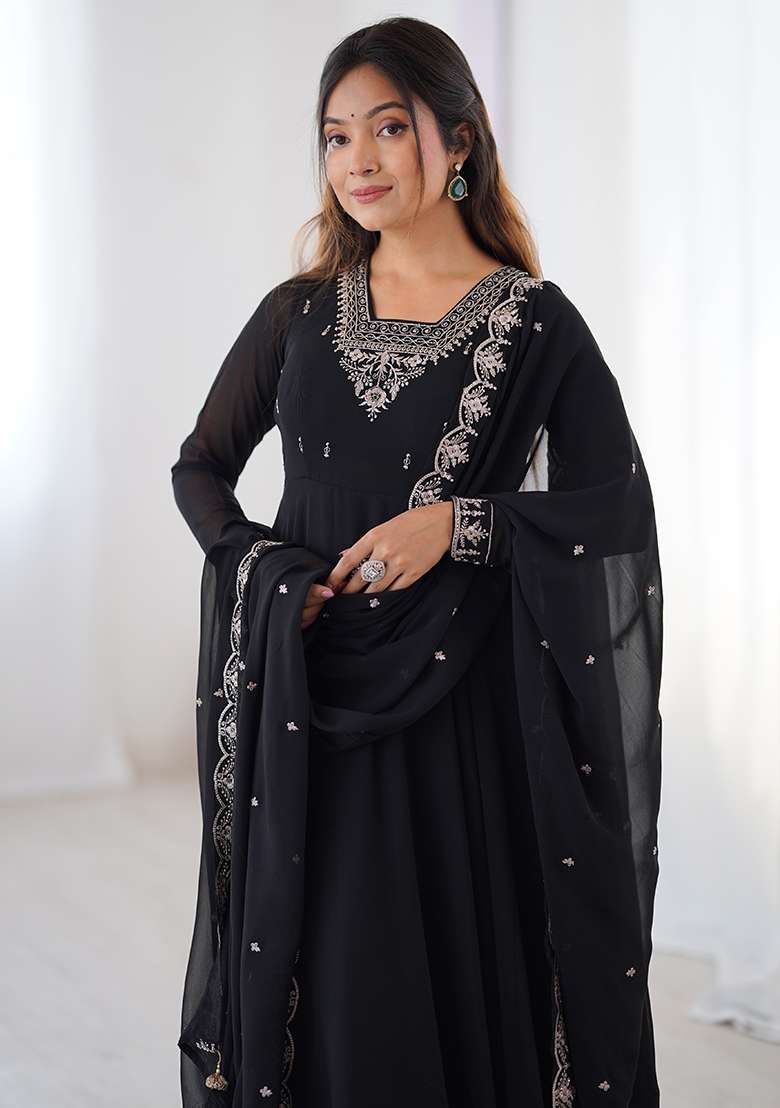 Black Sequins Georgette Kurta Set - Indya