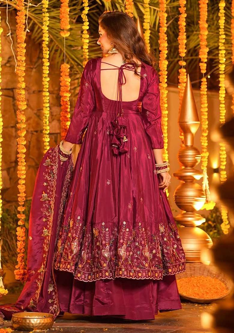 Maroon Sequins Silk Blend Kurta Set - Indya