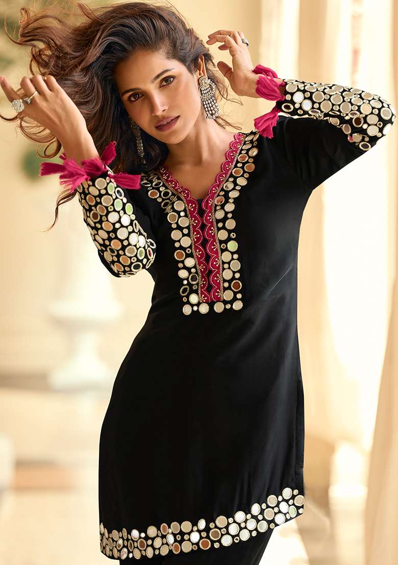 Black Embroidery Silk Blend Salwar Kameez - Indya