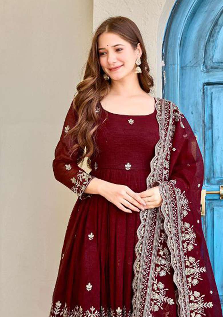 Red Embroidery Silk Blend Salwar Kameez - Indya
