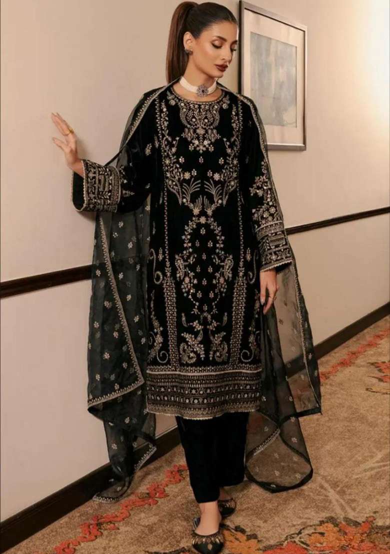 Black Embroidery Silk Blend Salwar Kameez - Indya