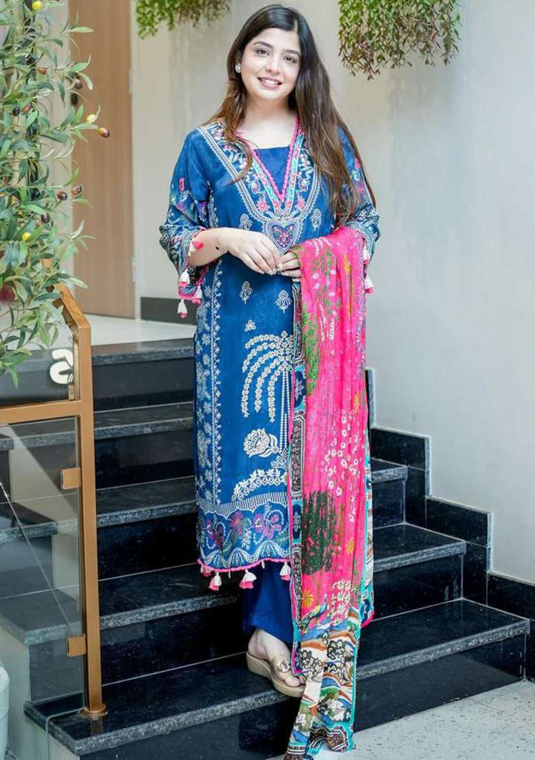 Blue Embroidery Muslin Kurta Set - Indya
