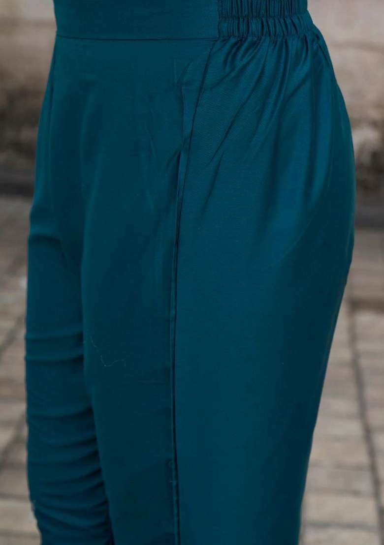Blue Embroidery Rayon Kurta Set - Indya