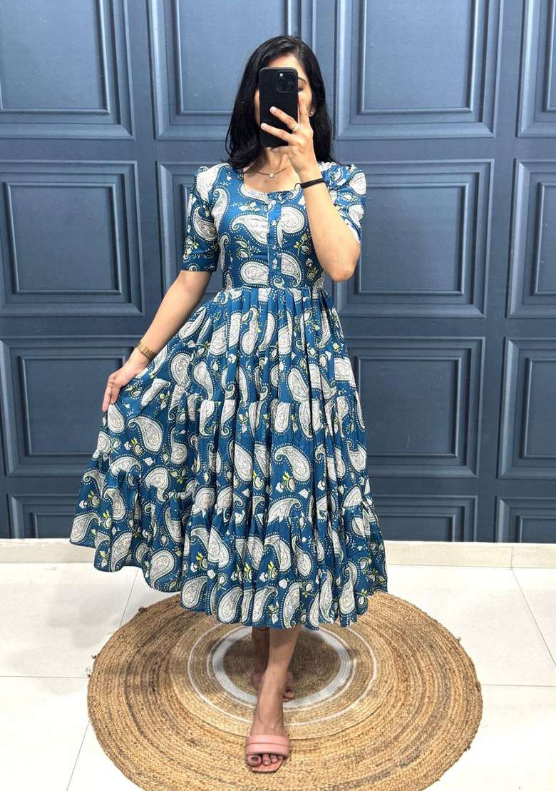 Blue Embroidery Cotton Kurta Set - Indya