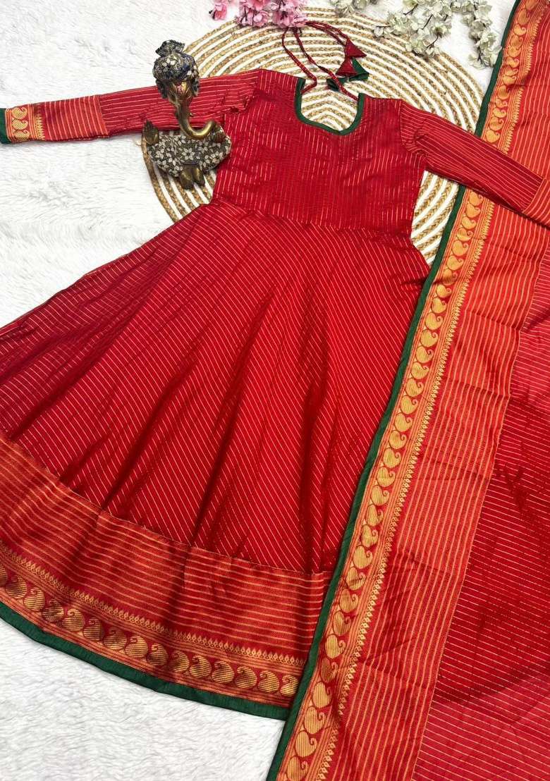 Red Embroidery Banarasi Kurta Set - Indya