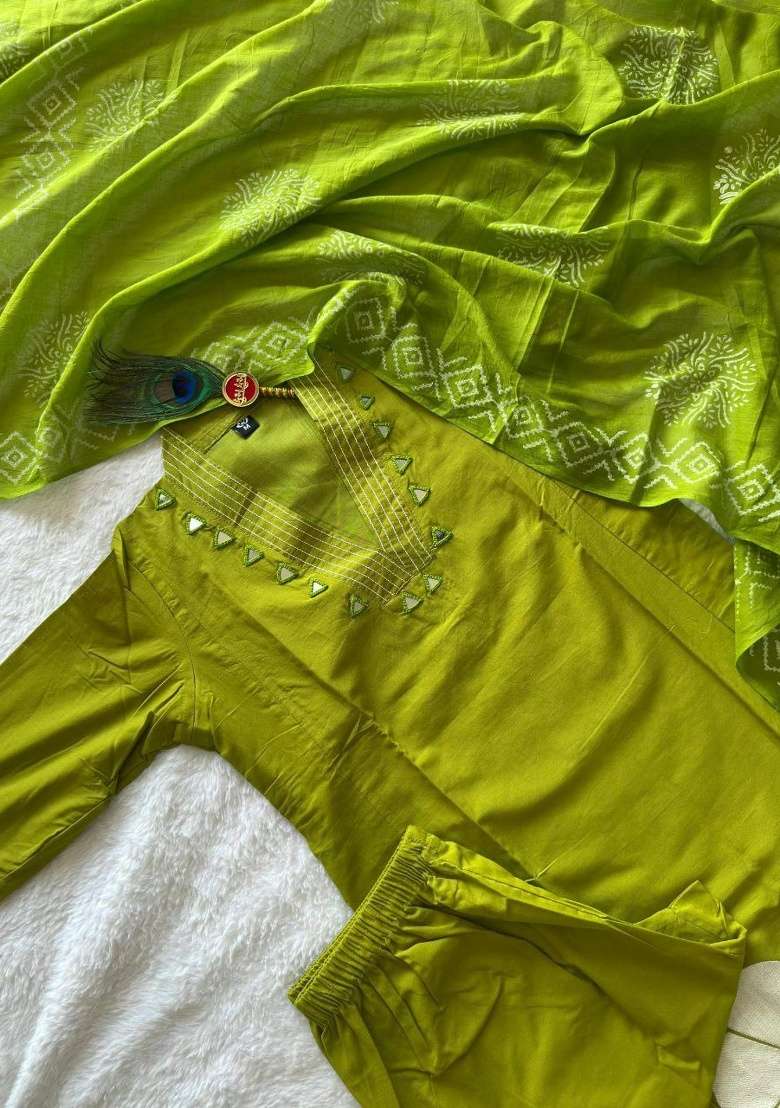 Green Embroidery Cotton Kurta Set - Indya