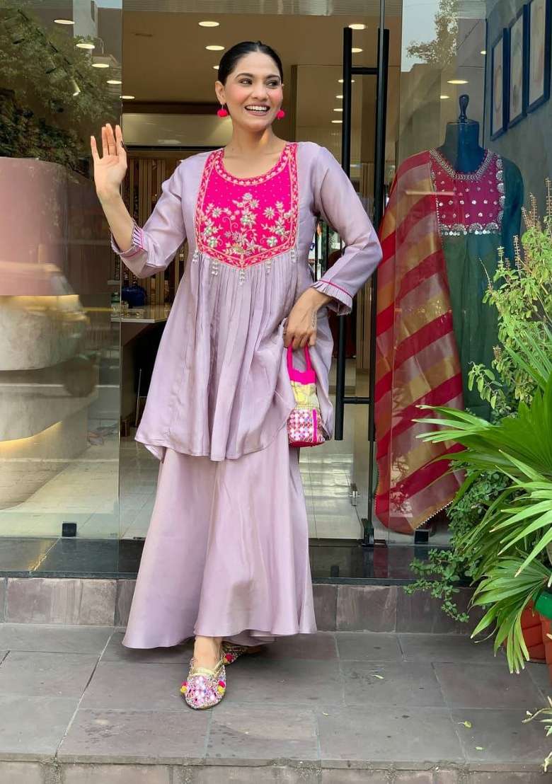 Lavender Embroidery Rayon Kurta Set - Indya
