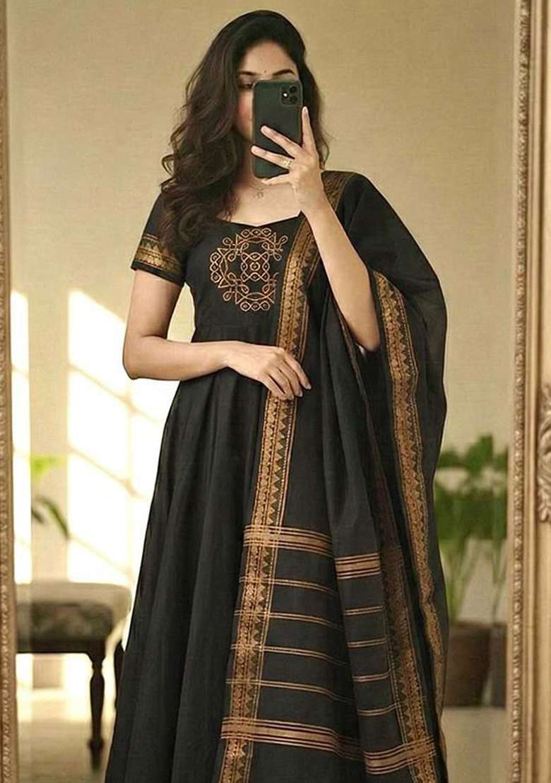 Black Embroidery Cotton Kurta Set - Indya