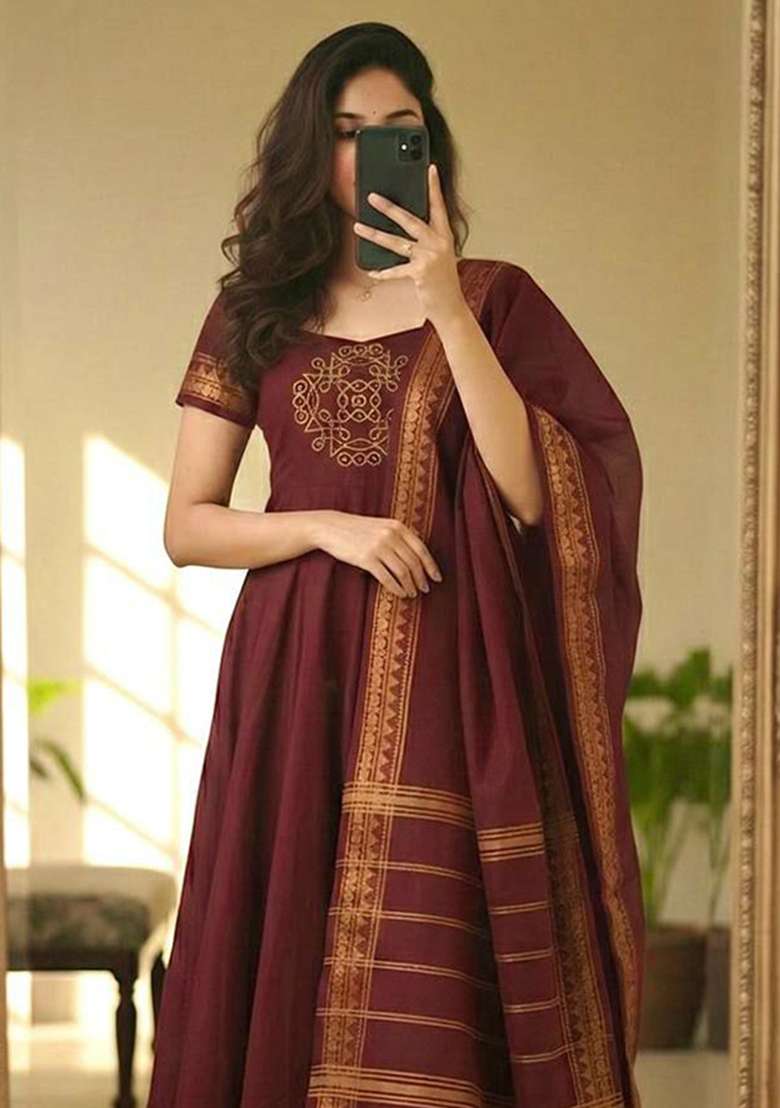 Red Embroidery Cotton Kurta Set - Indya