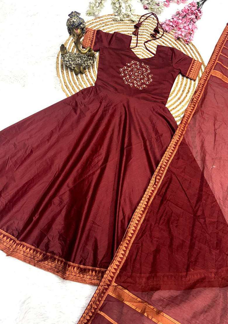 Red Embroidery Cotton Kurta Set - Indya
