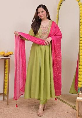 Green Embroidery Silk Blend Kurta Set