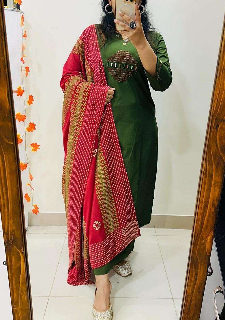 Green Mirror Work Cotton Straight Kurta Set - Indya