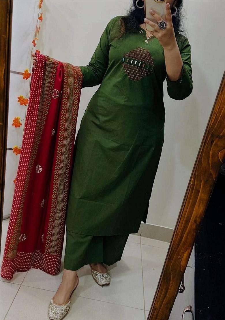 Green Mirror Work Cotton Straight Kurta Set - Indya
