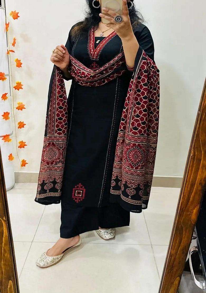 Black Embroidered Cotton Straight Kurta Set - Indya