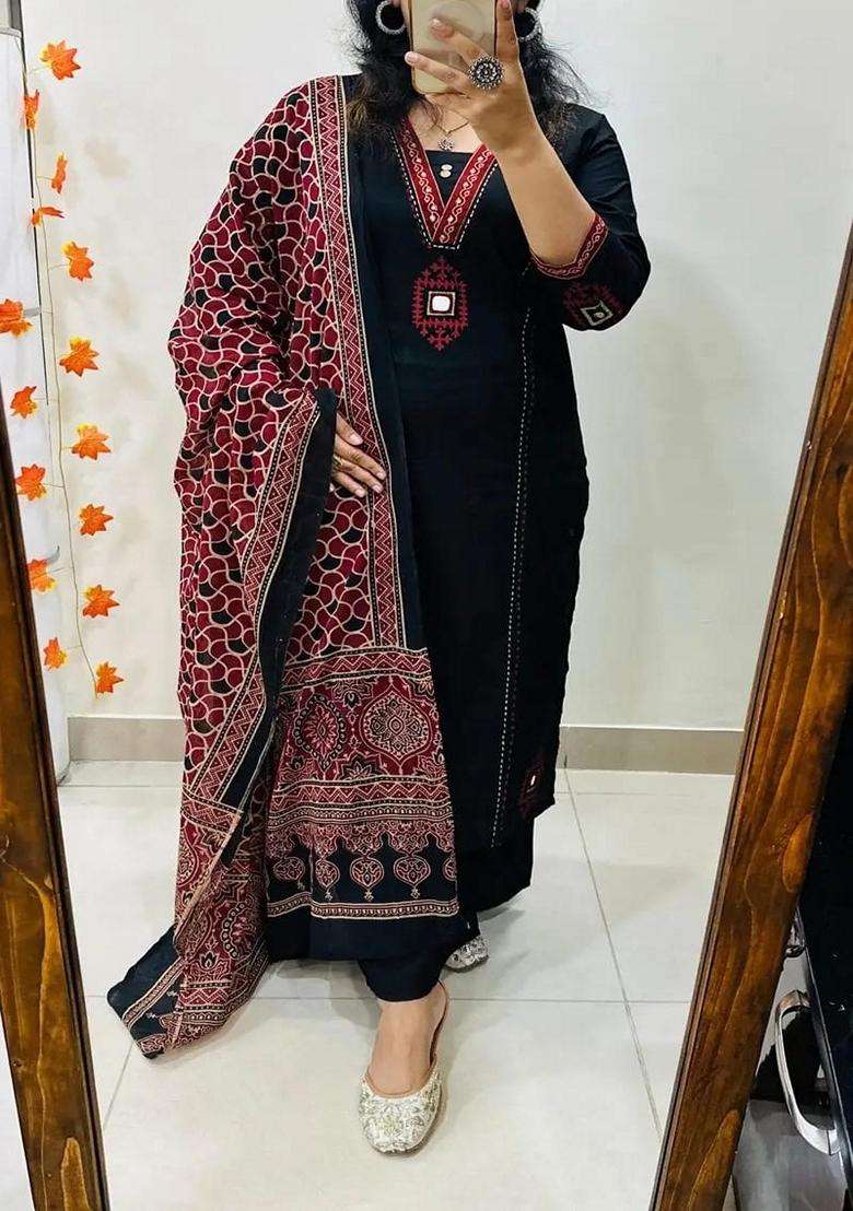 Black Embroidered Cotton Straight Kurta Set - Indya
