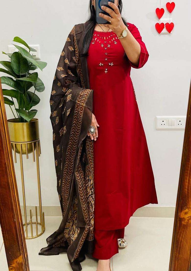 Red Embroidered Cotton Straight Kurta Set - Indya