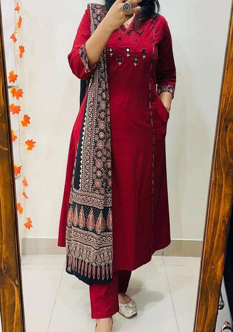 Red Mirror Work Cotton Straight Kurta Set - Indya
