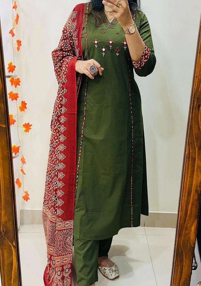 Green Embroidered Cotton Straight Kurta Set - Indya