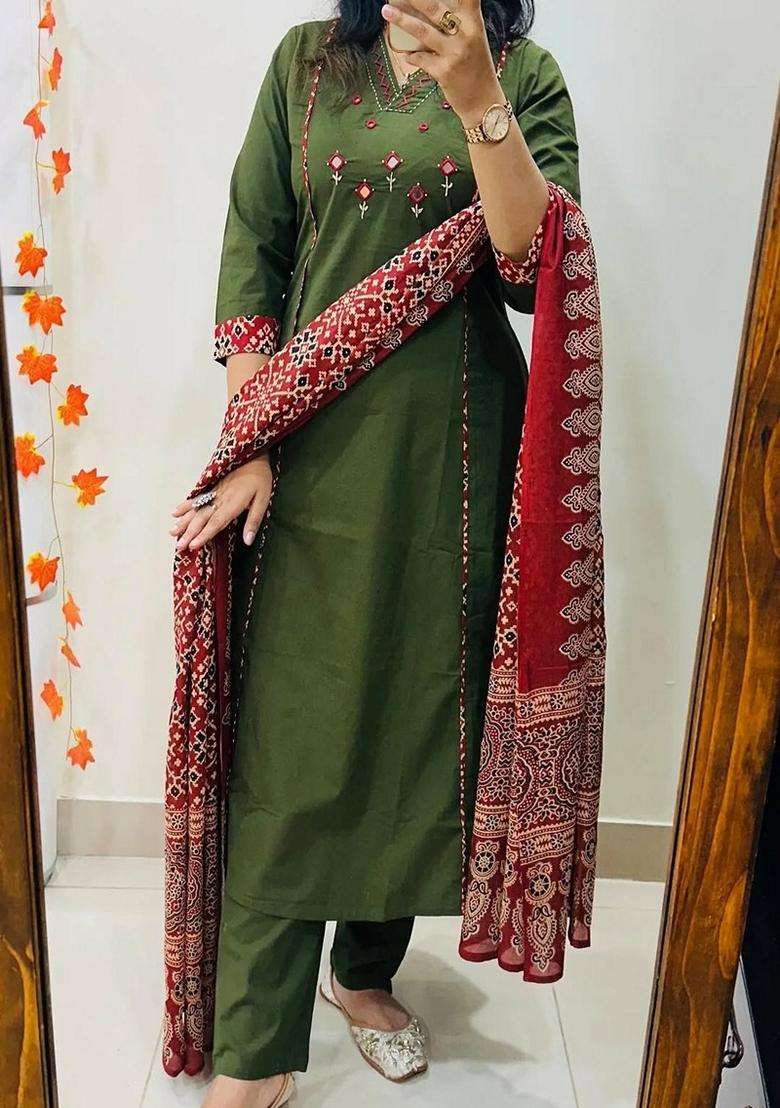 Green Embroidered Cotton Straight Kurta Set - Indya