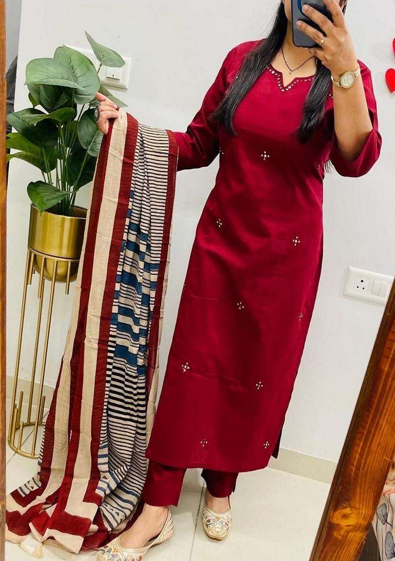 Red Embroidered Cotton Pakistani Suit Set - Indya