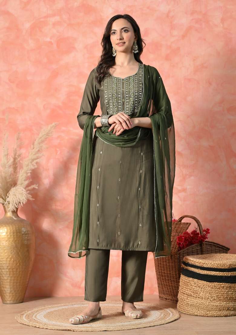Green Embroidery Silk Blend Kurta Set - Indya