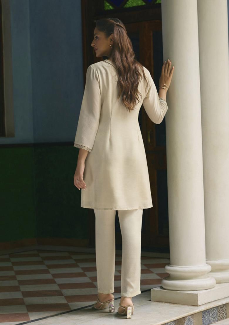 Green Embroidery Tissue Kurta Set - Indya