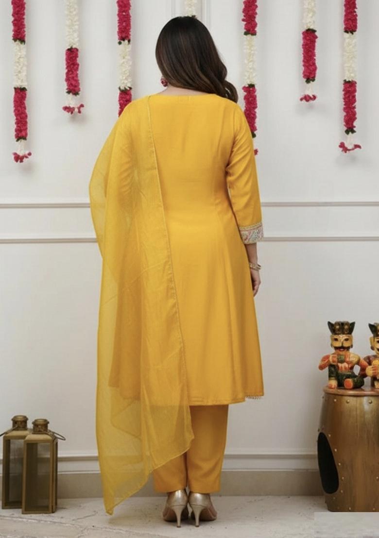 Yellow Embroidery Chanderi Kurta Set - Indya