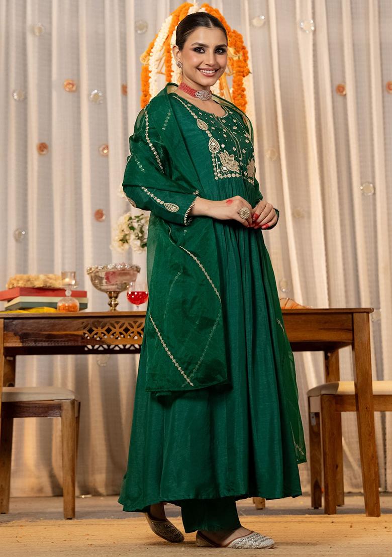 Green Embroidery Chanderi Kurta Set - Indya