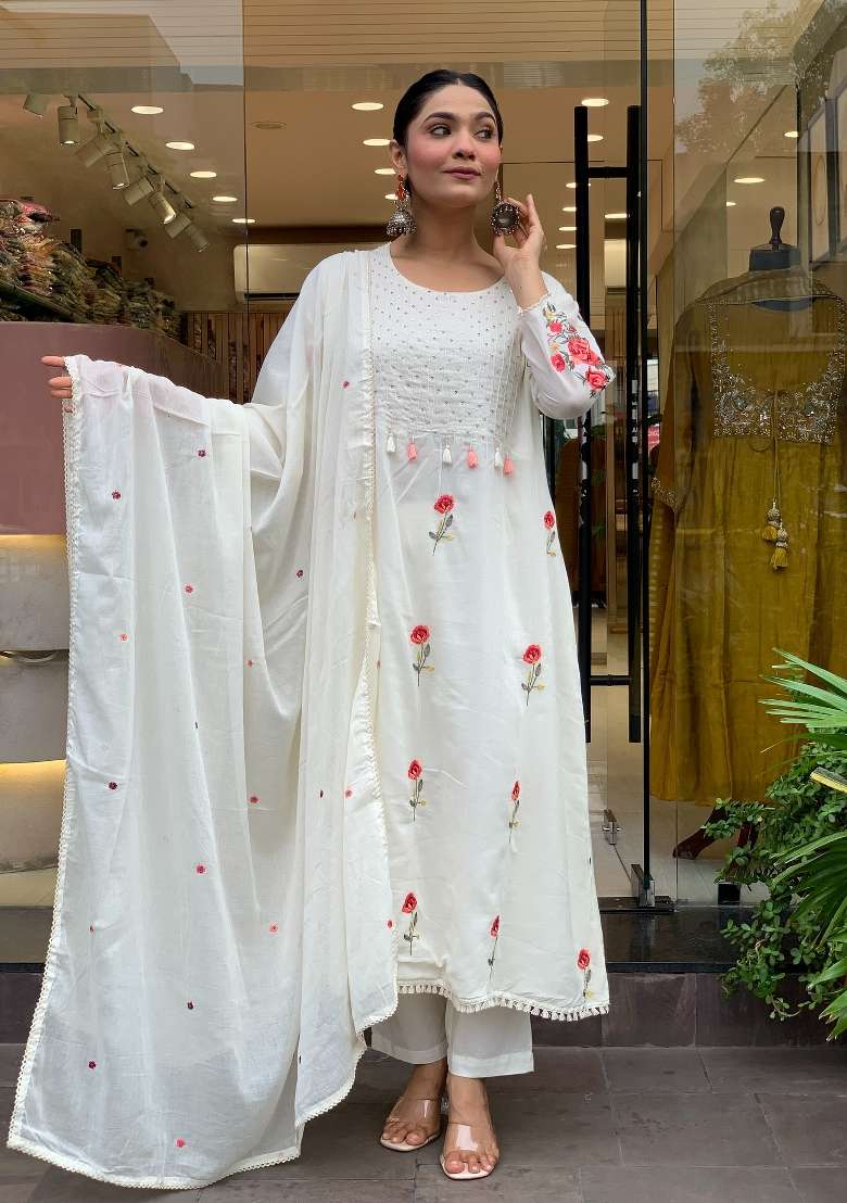 Off White Embroidery Chanderi Kurta Set - Indya