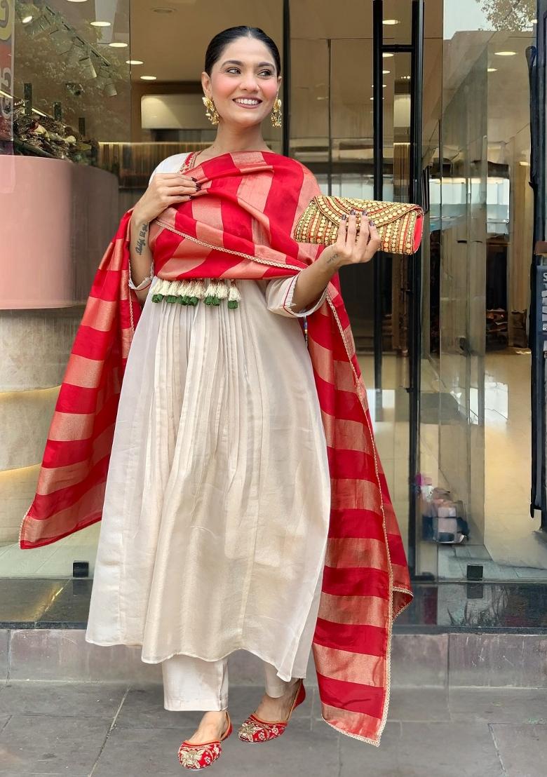 Red Embroidery Silk Kurta Set - Indya