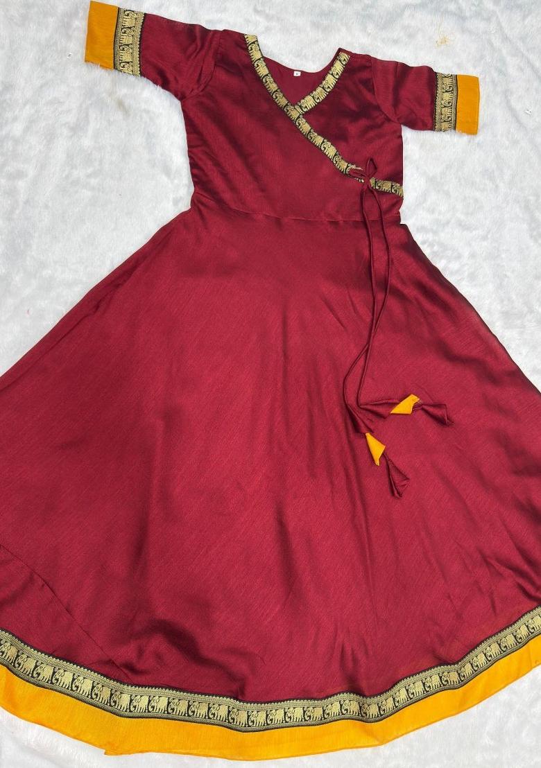 Red Embroidery Vichitra Kurta - Indya