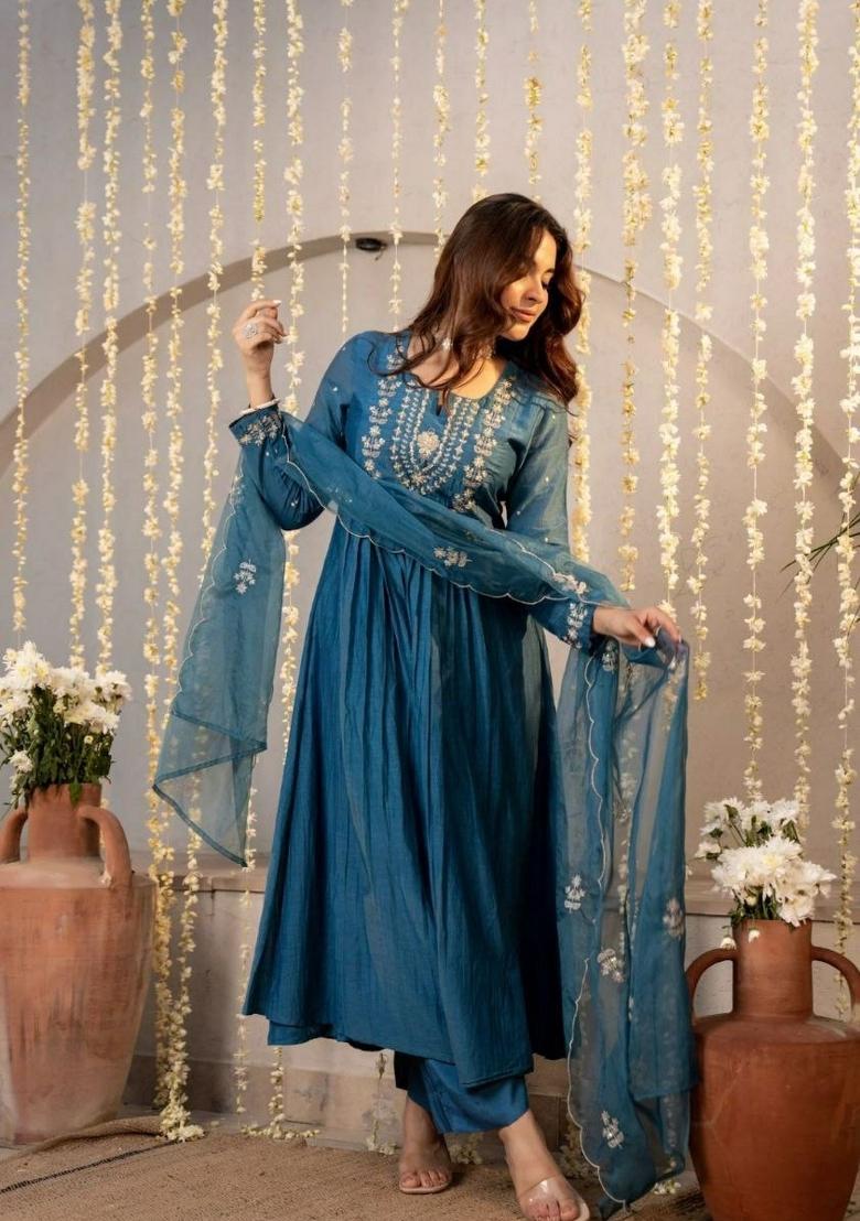 Blue Embroidery Silk Kurta Set - Indya