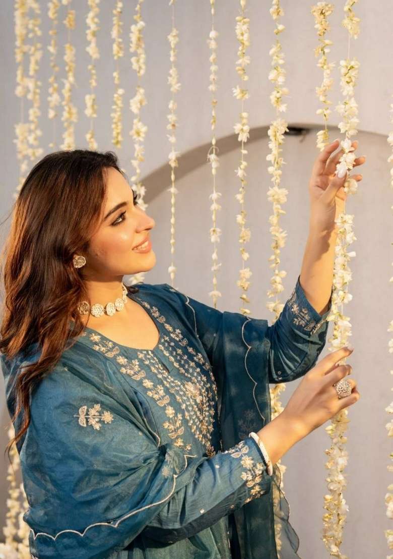 Blue Embroidery Silk Blend Kurta Set - Indya