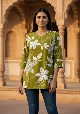 Green Embroidery Rayon Kurta Set