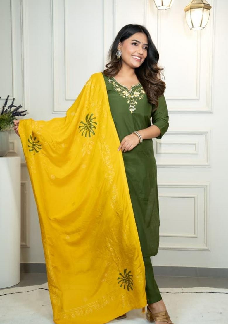Green Embroidery Silk Kurta Set - Indya