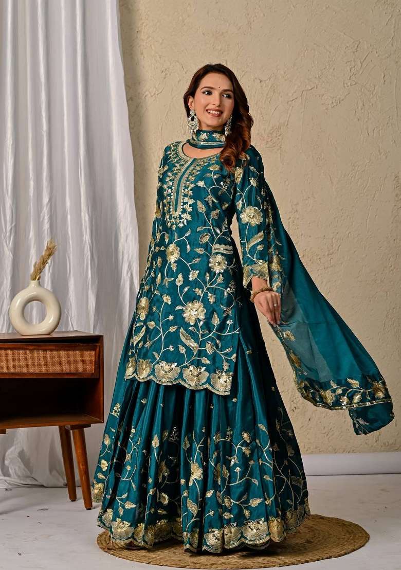 Green Embroidery Silk Blend Salwar Suit Set - Indya