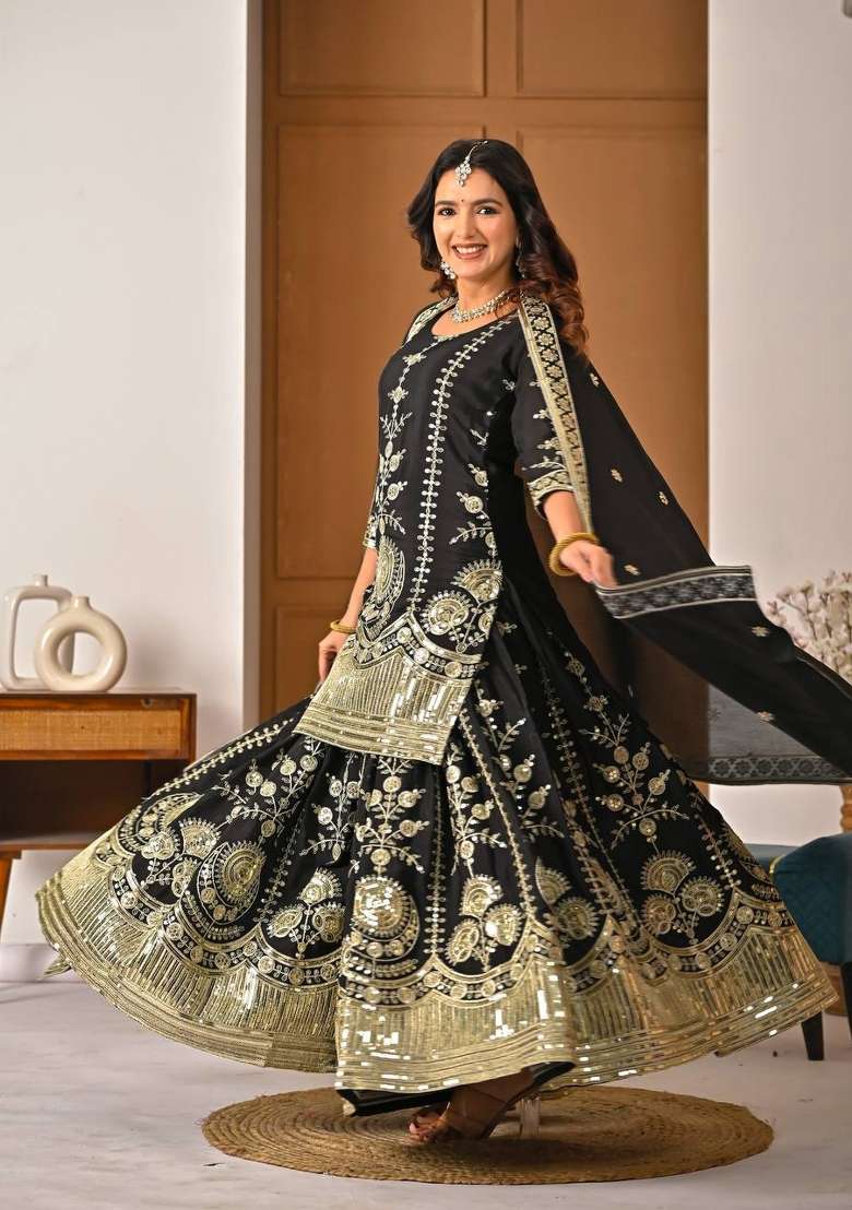 Black Embroidery Silk Blend Salwar Suit Set - Indya