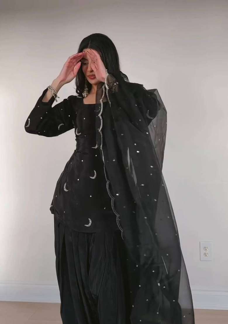 Black Embroidery Silk Blend Salwar Suit Set - Indya