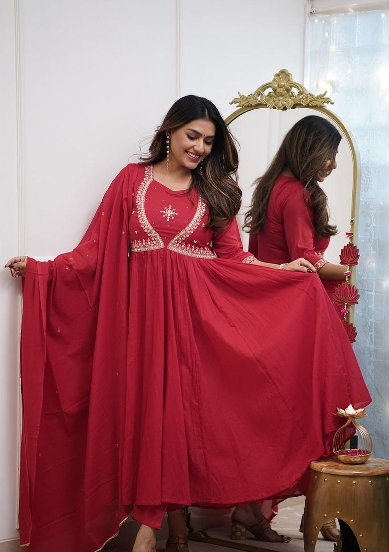 Red Embroidery Muslin Kurta Set - Indya
